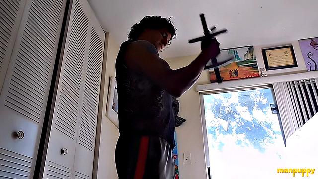 Giant's Workout Gets Interrupted - Tony Cazzo