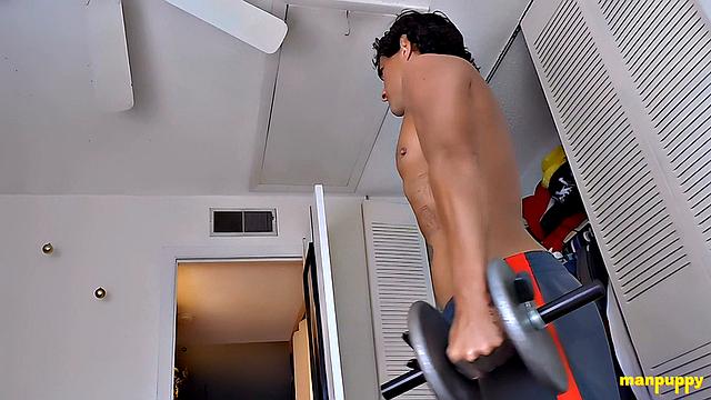 Giant's Workout Gets Interrupted - Tony Cazzo