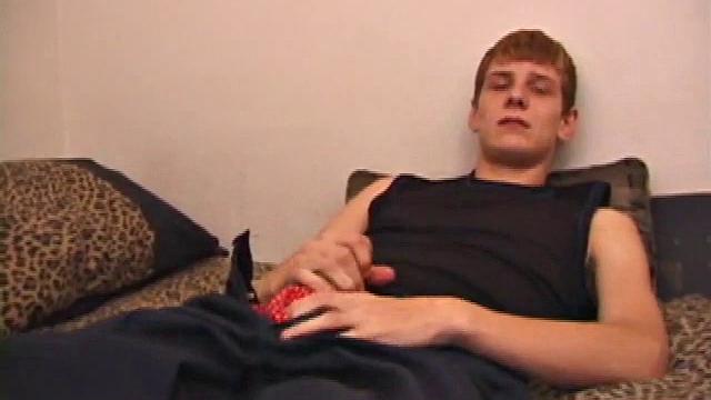 not only does Skylerr look good on camera, this rising star isn't shy at all. a few quick tugs at his and this boy is pointing skyward and servicing his tight crack with his fingers.