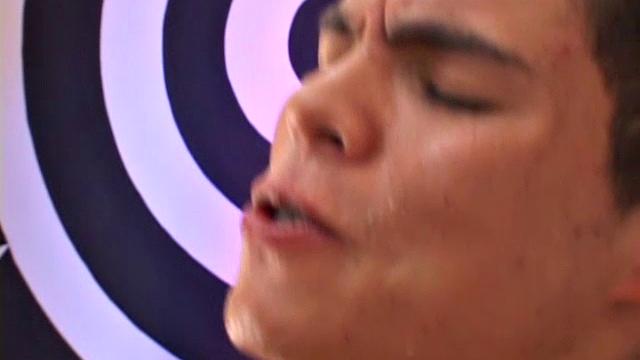 два страстных латина жарко трахаются без резинки