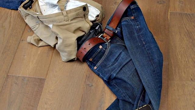 Athletic top seduces skinny teen & takes him to the bedroom for a wild bareback ride