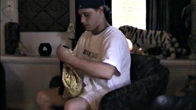 Str8 Buzz Gets a Stroke