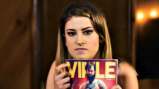 Foot-fetish dykes enjoy passionate tribbing after kissing