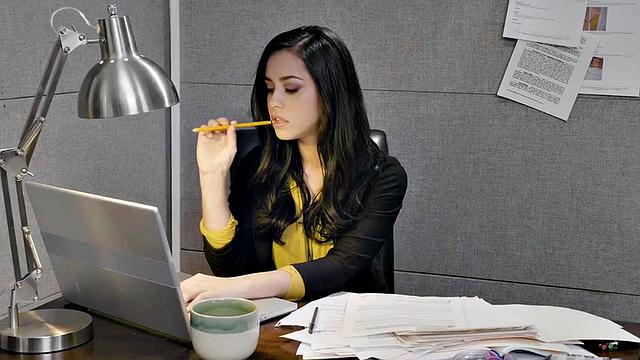 Stunning secretary fucked by boss after deepthroat