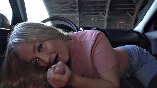 Public babe deepthroats in car for free ride