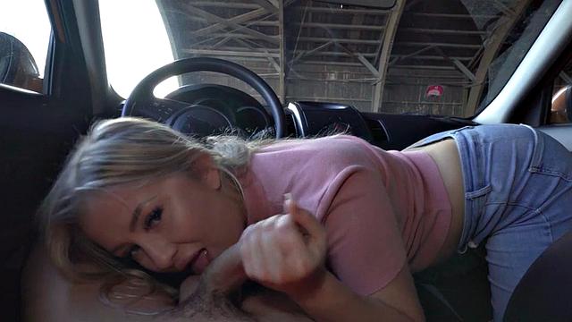 Public babe deepthroats in car for free ride