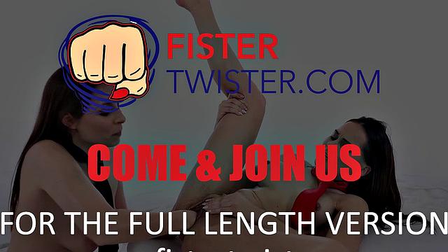 Brunette masturbates while getting fisted - Fist Fuck