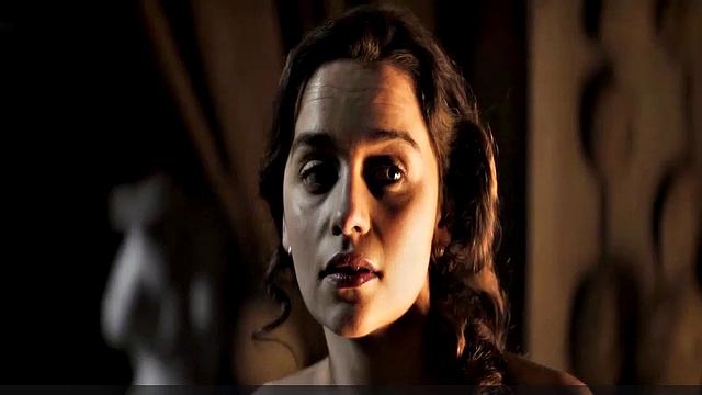 Emilia Clarke scenes