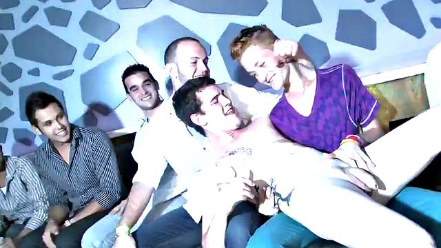 Party amateurs giving BJ to the stripper