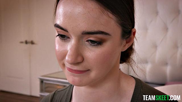 сводные сестры трахаются втроем и лижут друг другу киски