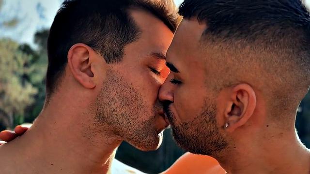 Muscled eager jock gets cock sucked and stroked