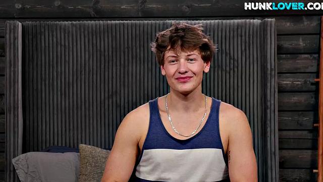 Rimjob top hunk bareback fucks bottom after casting