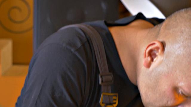 смотри, как anastasia brokelyn трахается в чулках и юбке