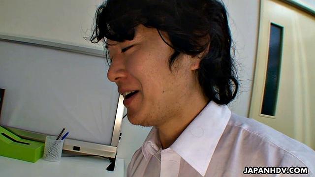 Magic bananas make these sexy people horny