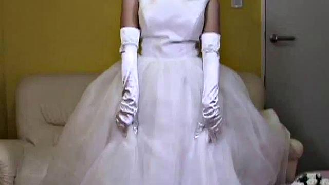 Pissing japanese bride gets fucked