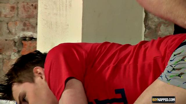Урок для Майло: непослушного мальчика Майло с Себастьяном Кейном