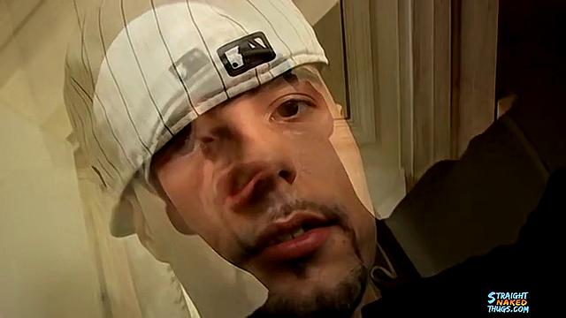 Грязный болтливый белый гопник Флако возбуждается