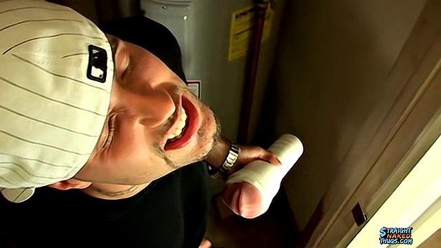 Грязный болтливый белый гопник Флако возбуждается