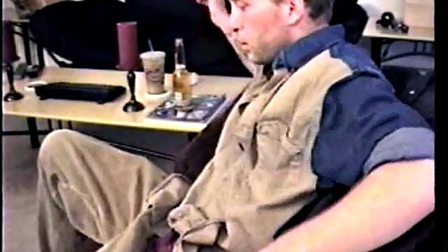 Джонни тащится от моих минетов и не скрывает восторга