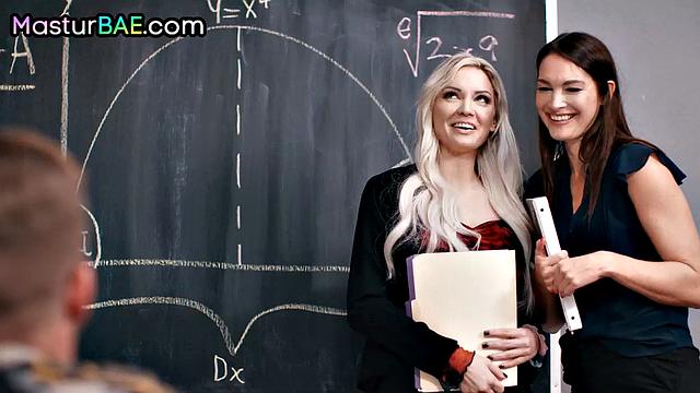 Stunning horny babes in 3some