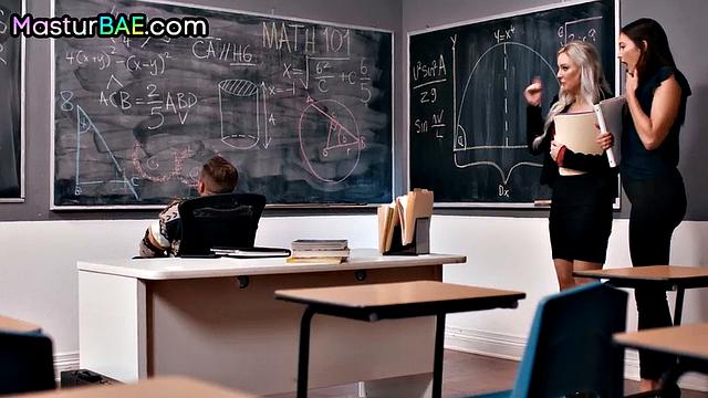 Stunning horny babes in 3some