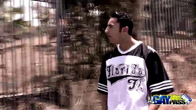 Construction Worker Gets Cock Sucked