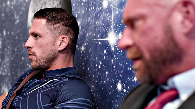 Cumming barebacked jock in public waiting room