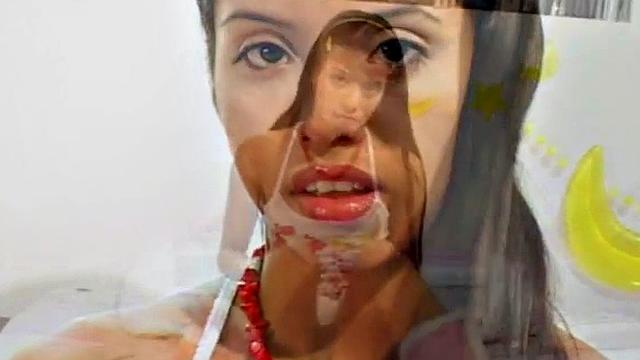 Sexy teen in solo masturbation session