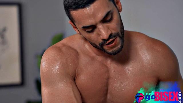 Beauty 21yo babe eaten by 2 bi guys