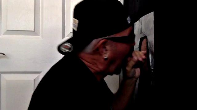 Cocksucking gloryhole DILF sucks in BJ at home