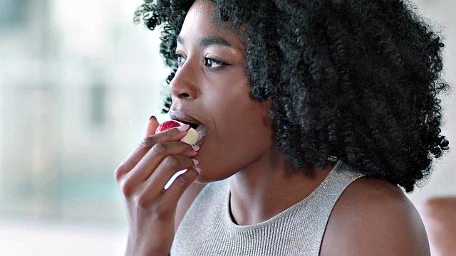 GIRLSWAY - Nicole Kitt Gives Romantic Oil Massage To Olive Glass