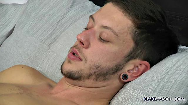 muscular jock takes a deep pounding from drew dixon and begs for more