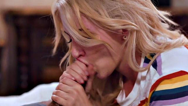 Teen riding stepdad in interracial duo after deepthroat