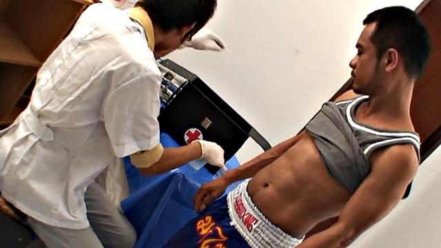 Skinny Nippon doctor fucks patient's asshole after pissing