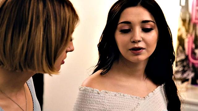 Dyke girls love eating wet pussies after hot kissing