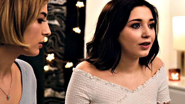 Dyke girls love eating wet pussies after hot kissing