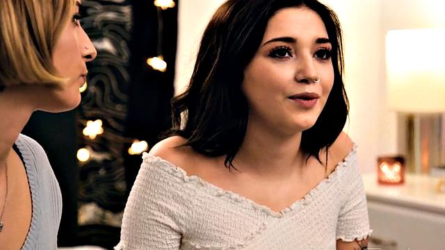 Dyke girls love eating wet pussies after hot kissing