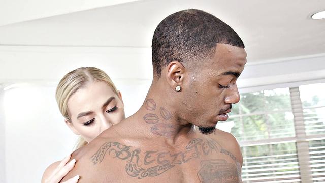 Мази вернулся: Блейк облизывает всё, даже ноги и жопу