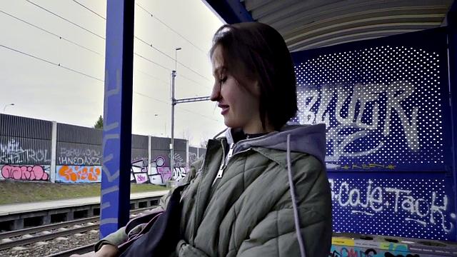 Round euro brunette gets paid for giving blowjob and sex