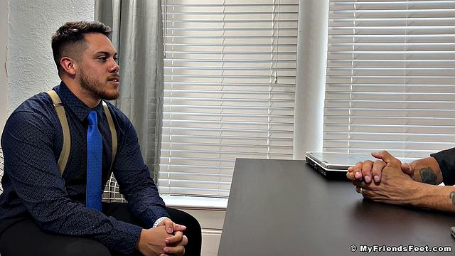 Босс Джонни Хаззард получает поклонение - Джонни