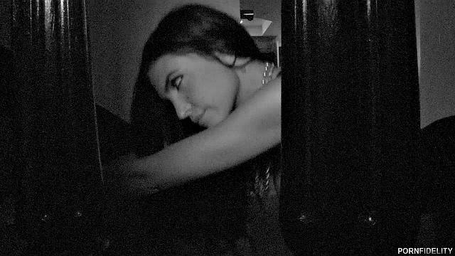 Она разбита и просит жестко выебать до конца