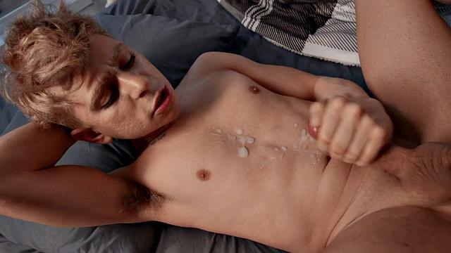 Bottom twink barebacked by muscled tattooed jock until cum