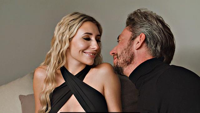 Tory's beau pleases her with a DT before nailing her hardcore.