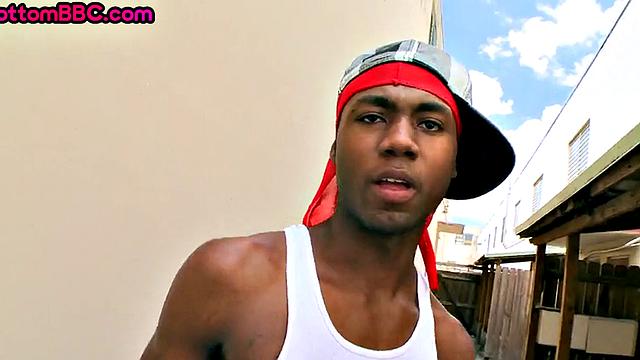 Shy Ebony picked up and assfucked outdoors in public