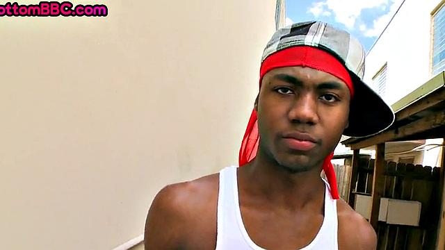 Shy Ebony picked up and assfucked outdoors in public