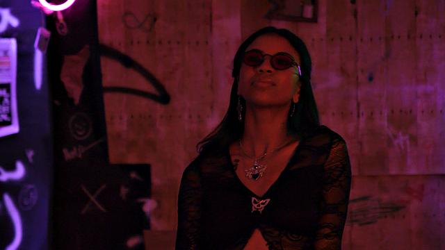 Смотри, как Майара и Амина вспоминают страстный лесбийский секс