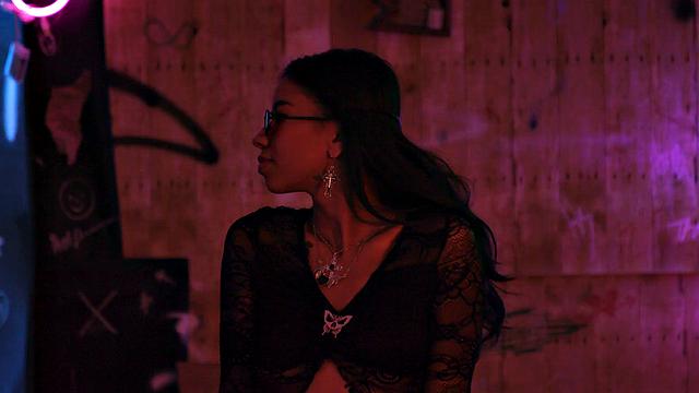 Смотри, как Майара и Амина вспоминают страстный лесбийский секс