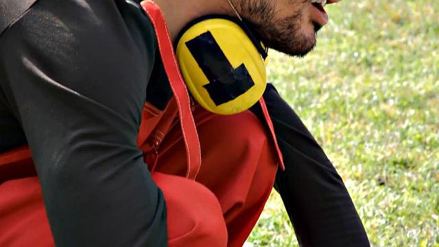 Big-titted babe pussybanged by gardener