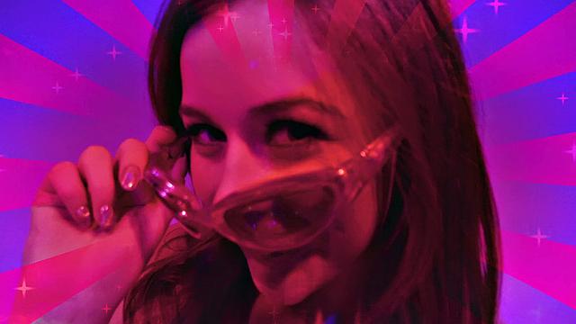 Get off to a wild position Clicker with a trimmed pussy, a blowjob, and a handjob from a bald guy in baseball cap