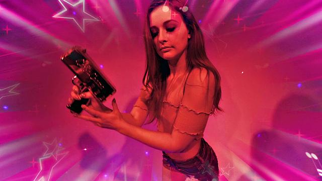 Get off to a wild position Clicker with a trimmed pussy, a blowjob, and a handjob from a bald guy in baseball cap